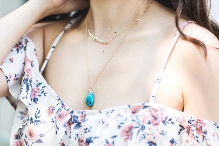 How to Style a Pendant Necklace