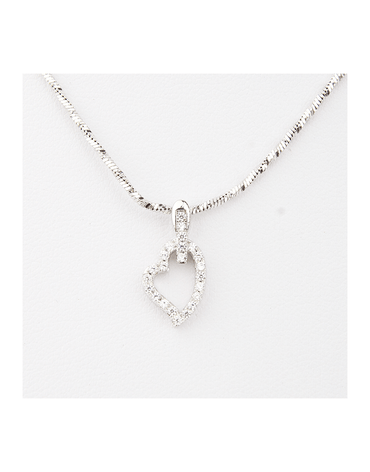 Tiny Minimalist Heart Pendant Necklace