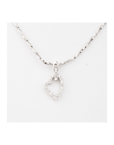 Tiny Minimalist Heart Pendant Necklace