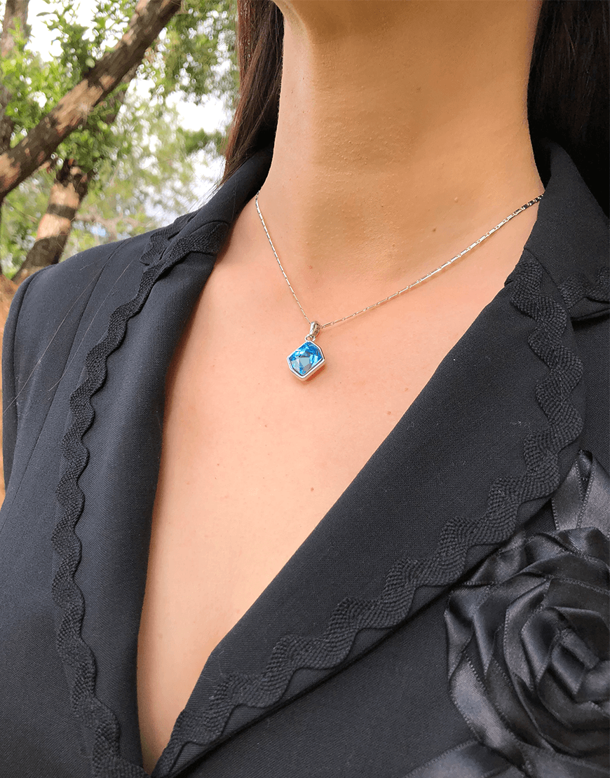 Oflara Ocean Blue Crystal  Necklace, Shades of Blue and Beachy (Real Look)