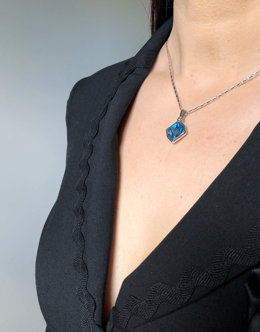 Ocean Blue Crystal Necklace Shades of Blue and Beachy